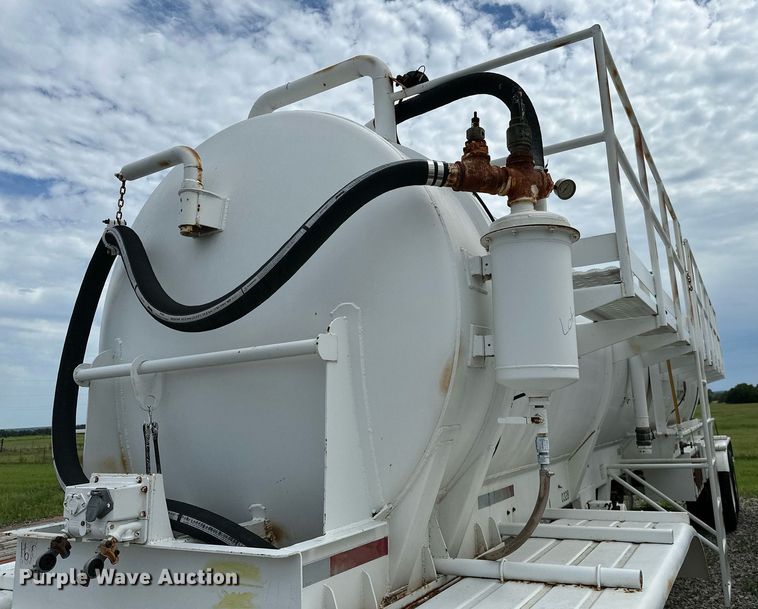 image for item OC9138 2014 Shop built  tank trailer