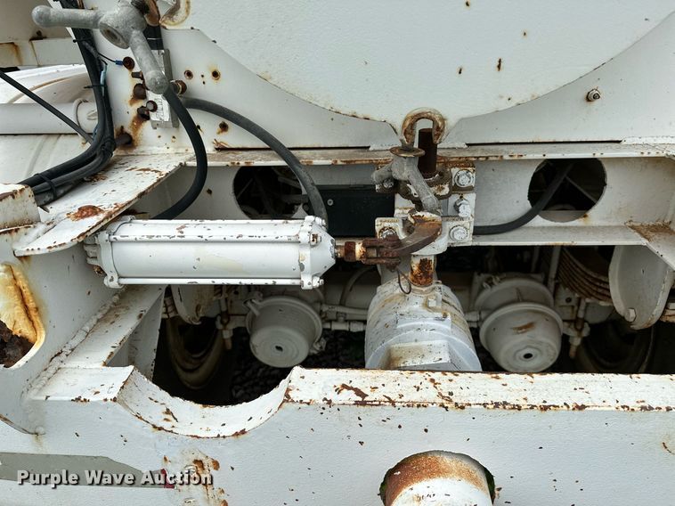 image for item OC9138 2014 Shop built  tank trailer