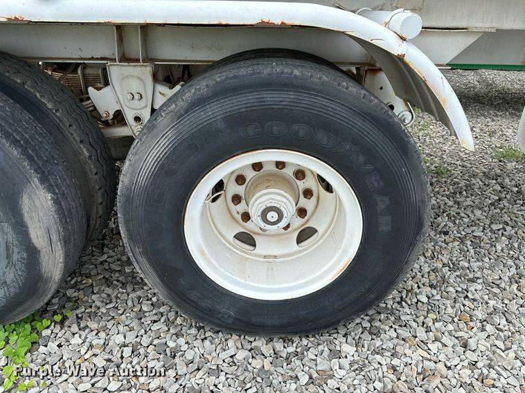 image for item OC9138 2014 Shop built  tank trailer