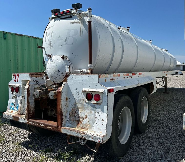 image for item OG9155 2006 V.E. Enterprises EV130  tank trailer