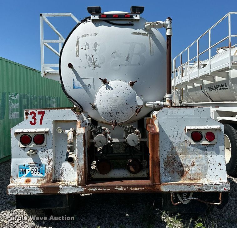 image for item OG9155 2006 V.E. Enterprises EV130  tank trailer