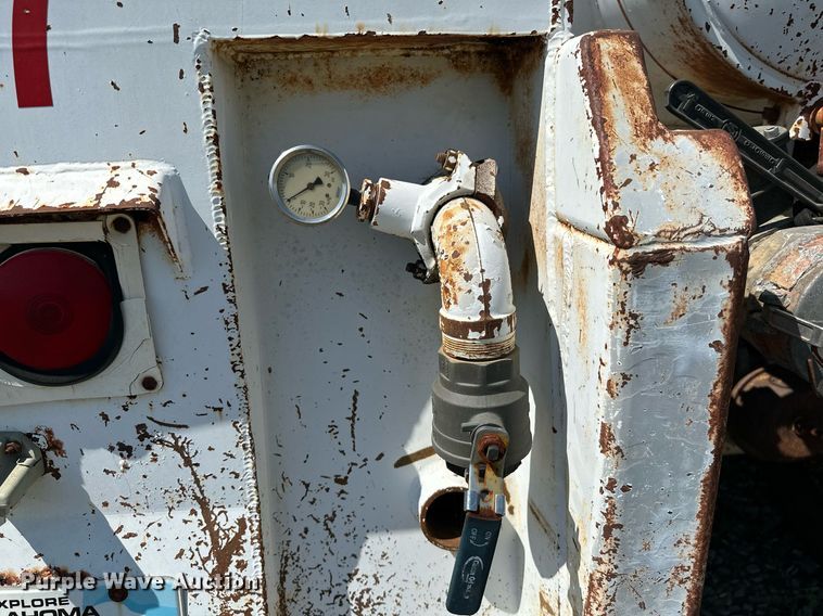 image for item OG9155 2006 V.E. Enterprises EV130  tank trailer