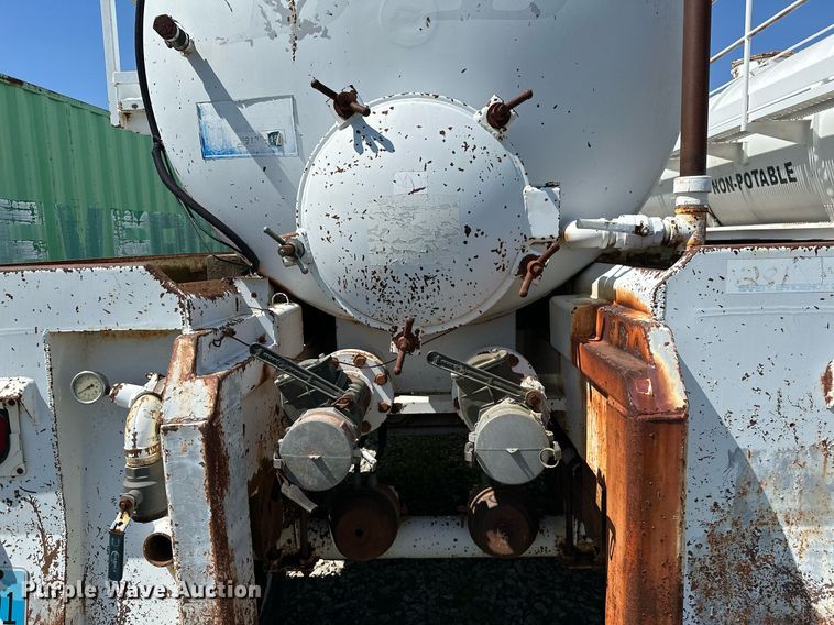 image for item OG9155 2006 V.E. Enterprises EV130  tank trailer