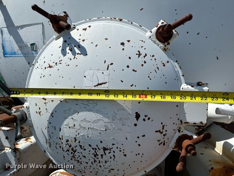 image for item OG9155 2006 V.E. Enterprises EV130  tank trailer