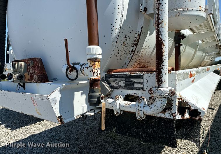 image for item OG9155 2006 V.E. Enterprises EV130  tank trailer