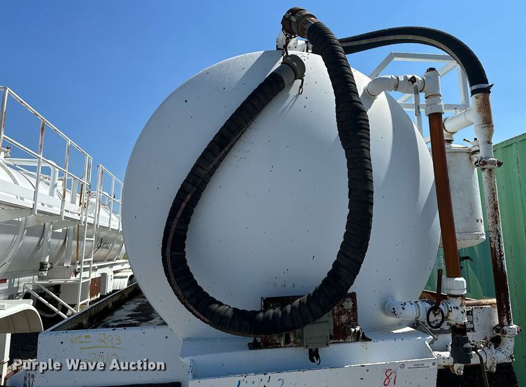 image for item OG9155 2006 V.E. Enterprises EV130  tank trailer