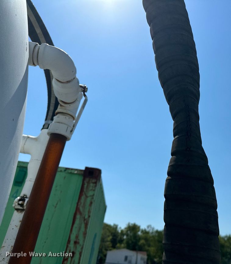 image for item OG9155 2006 V.E. Enterprises EV130  tank trailer