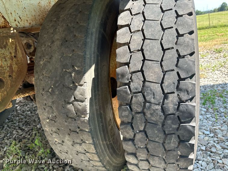 image for item OG9155 2006 V.E. Enterprises EV130  tank trailer