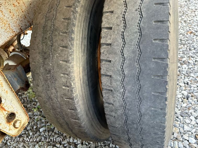 image for item OG9155 2006 V.E. Enterprises EV130  tank trailer