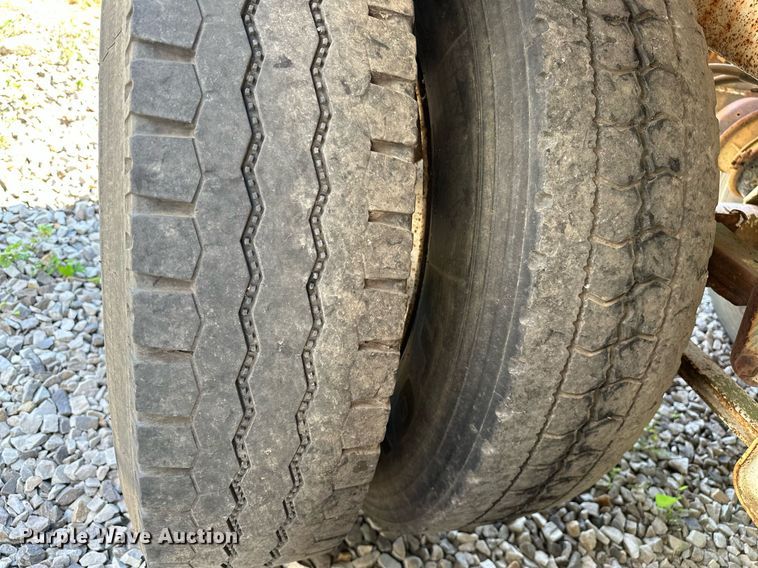 image for item OG9155 2006 V.E. Enterprises EV130  tank trailer