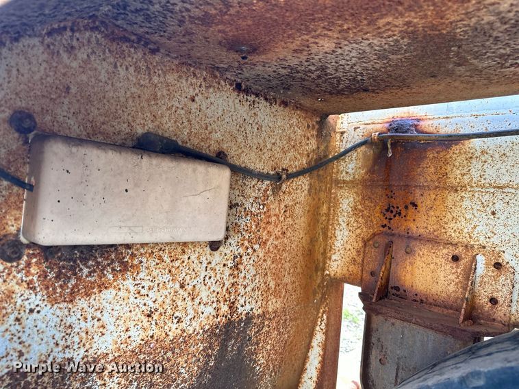 image for item OG9155 2006 V.E. Enterprises EV130  tank trailer