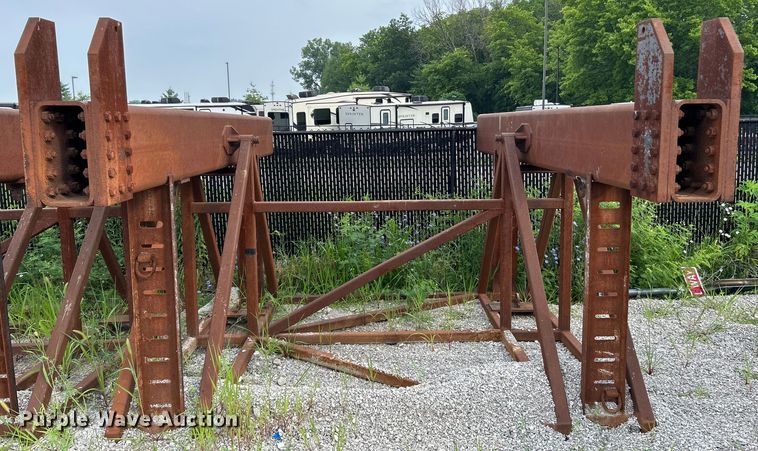 image for item OK9721 (2) precast stands