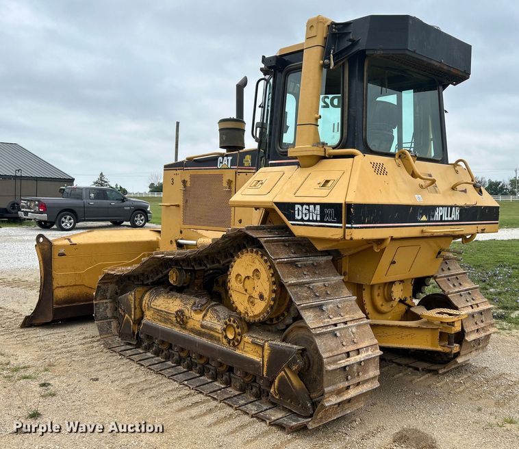 image for item OK9730 1998 Caterpillar D6M XL  dozer
