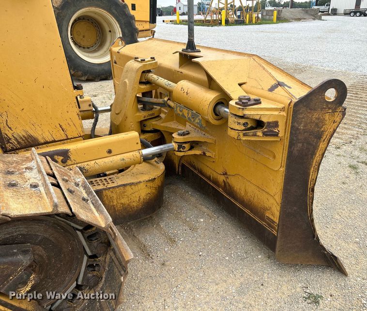 image for item OK9730 1998 Caterpillar D6M XL  dozer