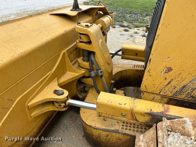 image for item OK9730 1998 Caterpillar D6M XL  dozer