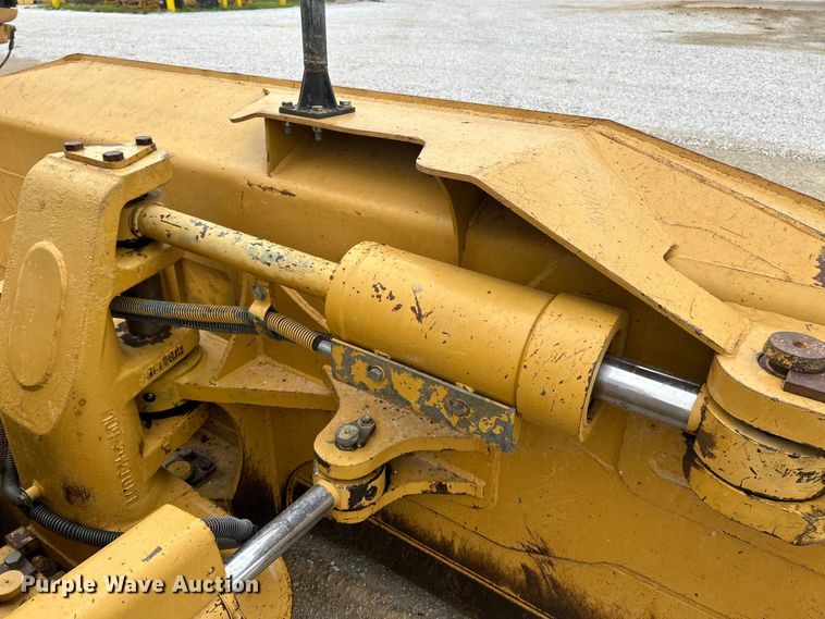 image for item OK9730 1998 Caterpillar D6M XL  dozer