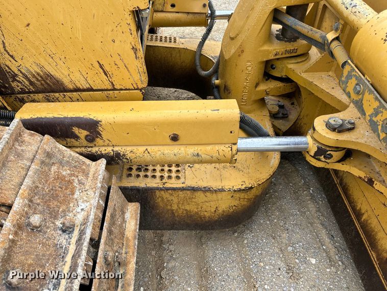 image for item OK9730 1998 Caterpillar D6M XL  dozer