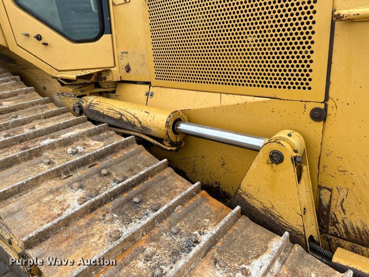 image for item OK9730 1998 Caterpillar D6M XL  dozer