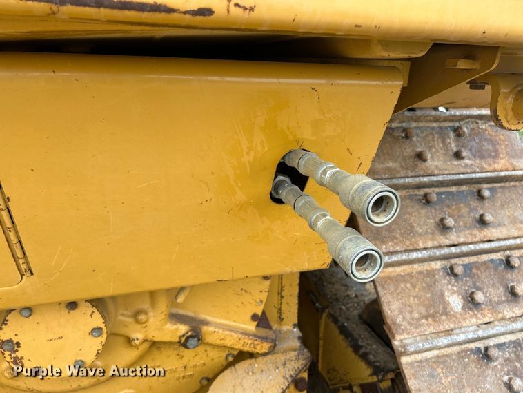 image for item OK9730 1998 Caterpillar D6M XL  dozer