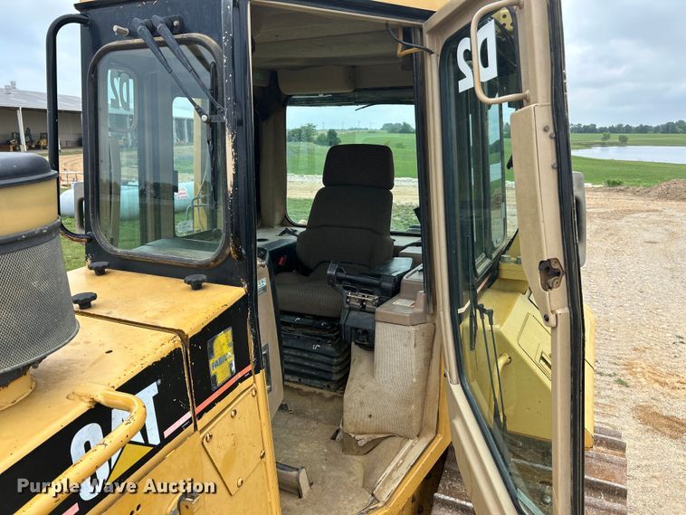 image for item OK9730 1998 Caterpillar D6M XL  dozer