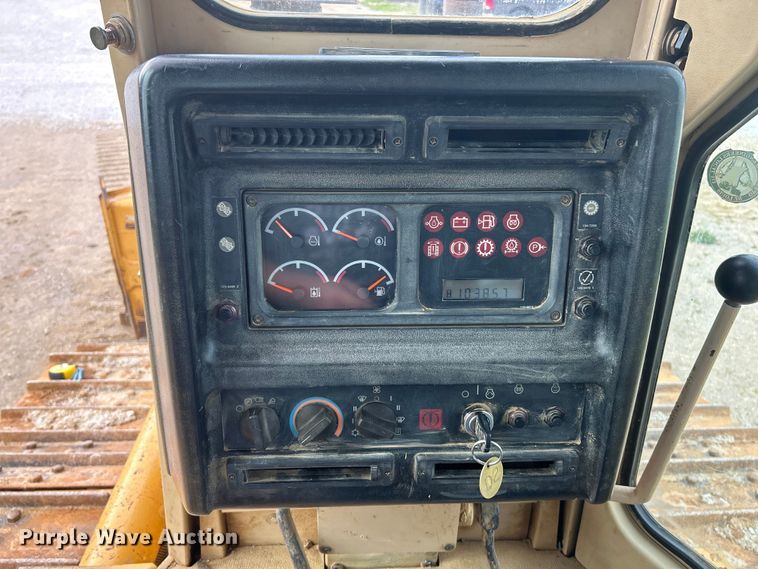 image for item OK9730 1998 Caterpillar D6M XL  dozer