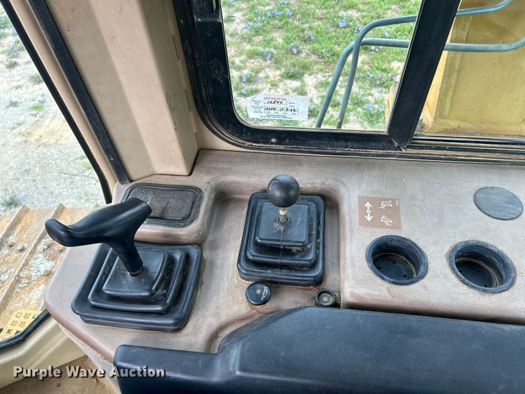 image for item OK9730 1998 Caterpillar D6M XL  dozer