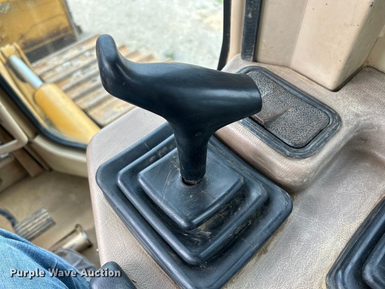 image for item OK9730 1998 Caterpillar D6M XL  dozer