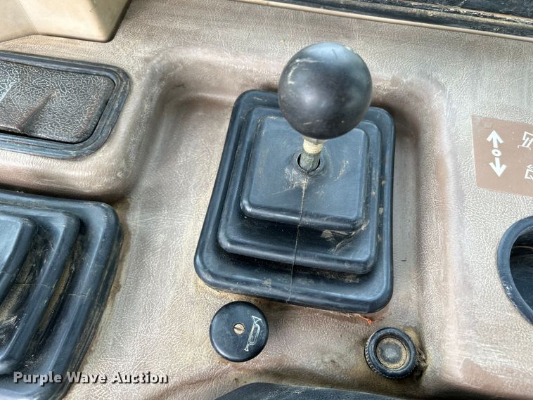 image for item OK9730 1998 Caterpillar D6M XL  dozer