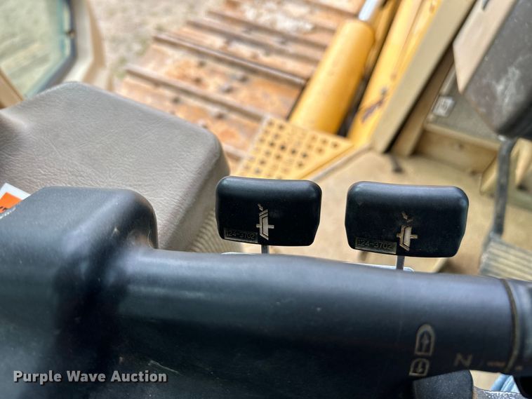 image for item OK9730 1998 Caterpillar D6M XL  dozer