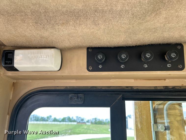 image for item OK9730 1998 Caterpillar D6M XL  dozer