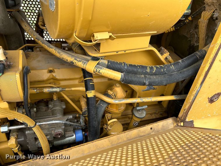 image for item OK9730 1998 Caterpillar D6M XL  dozer