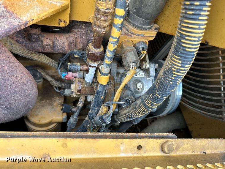 image for item OK9730 1998 Caterpillar D6M XL  dozer