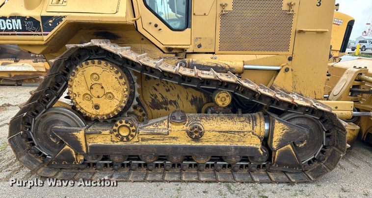 image for item OK9730 1998 Caterpillar D6M XL  dozer