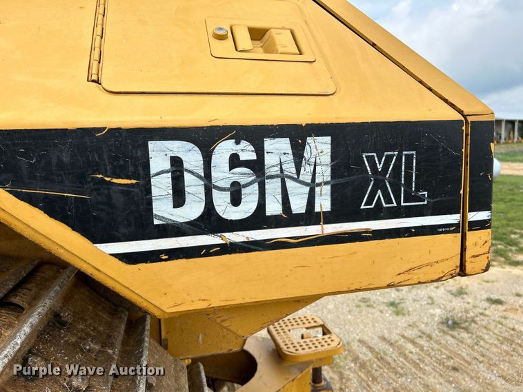 image for item OK9730 1998 Caterpillar D6M XL  dozer