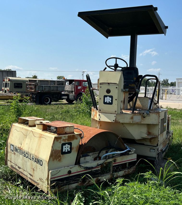 image for item OK9745 1996 Ingersoll Rand DD-65  double drum vibratory roller