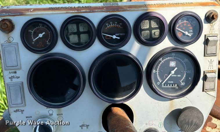 image for item OK9745 1996 Ingersoll Rand DD-65  double drum vibratory roller