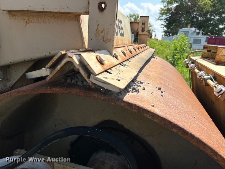 image for item OK9745 1996 Ingersoll Rand DD-65  double drum vibratory roller