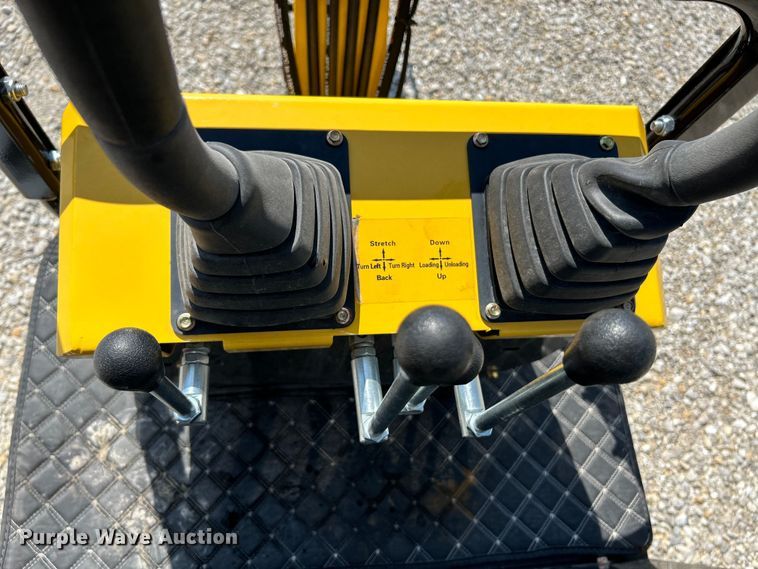 image for item OK9759 FF Industries FF12  mini excavator