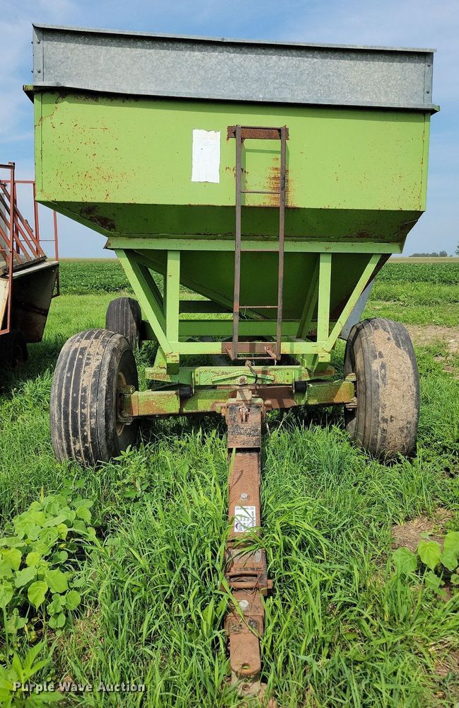 image for item DN4032 Parker 1380  gravity wagon