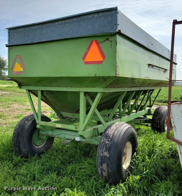 image for item DN4032 Parker 1380  gravity wagon