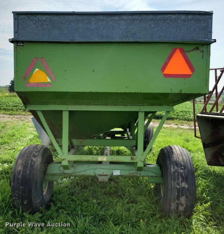 image for item DN4032 Parker 1380  gravity wagon