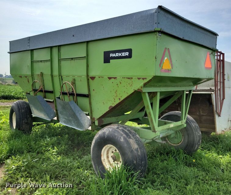 image for item DN4032 Parker 1380  gravity wagon