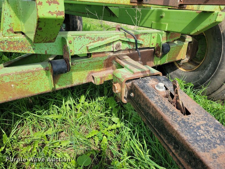 image for item DN4032 Parker 1380  gravity wagon