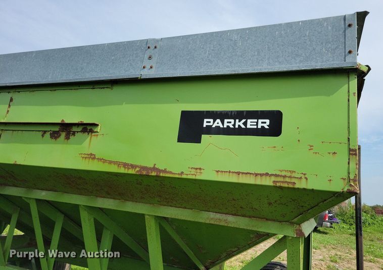 image for item DN4032 Parker 1380  gravity wagon