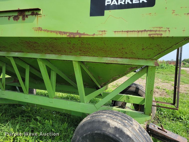 image for item DN4032 Parker 1380  gravity wagon