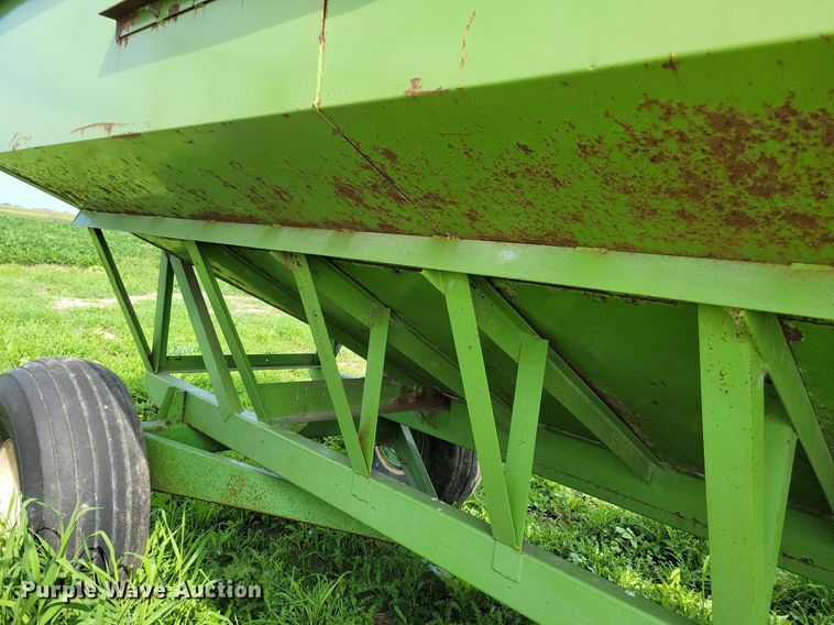 image for item DN4032 Parker 1380  gravity wagon