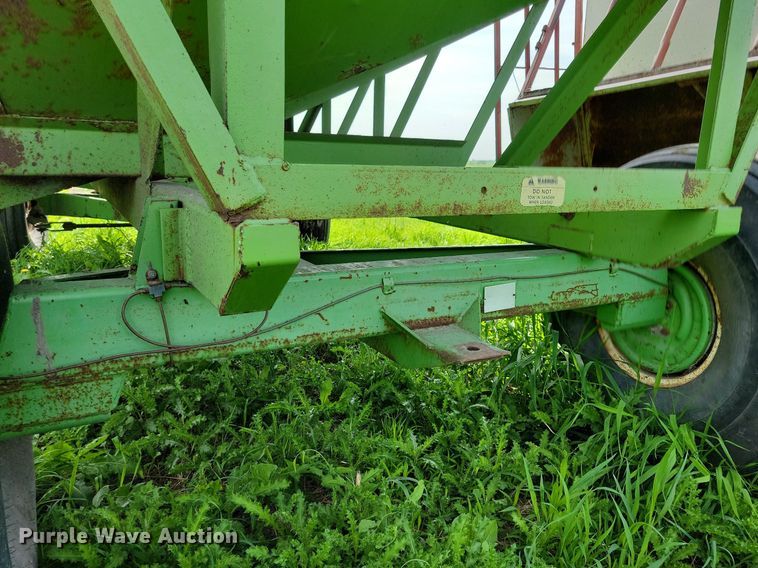 image for item DN4032 Parker 1380  gravity wagon