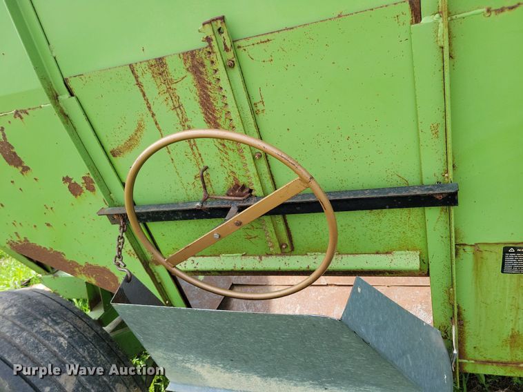 image for item DN4032 Parker 1380  gravity wagon