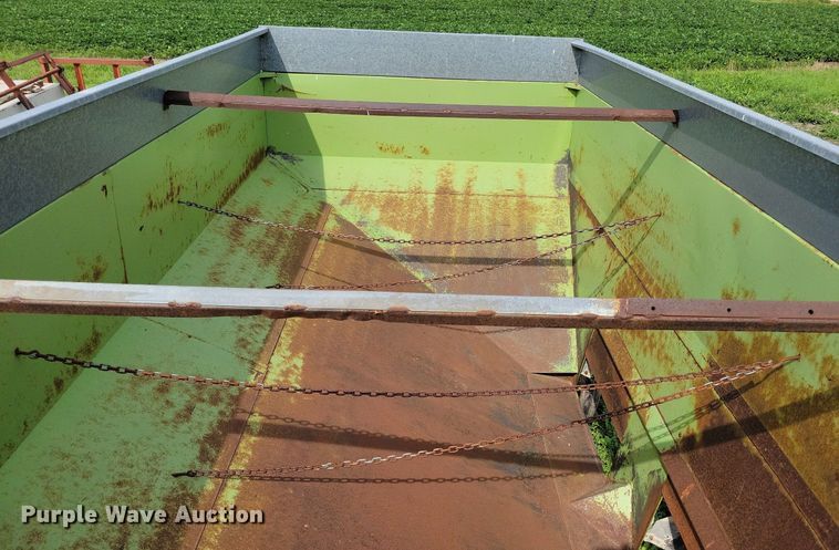 image for item DN4032 Parker 1380  gravity wagon