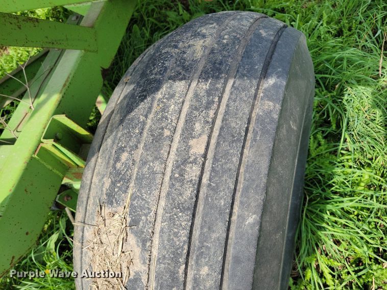 image for item DN4032 Parker 1380  gravity wagon